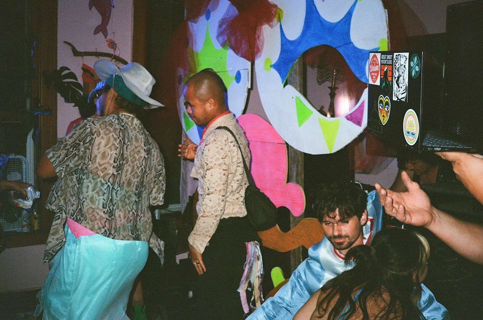 ThoseClownsAtOldYeller